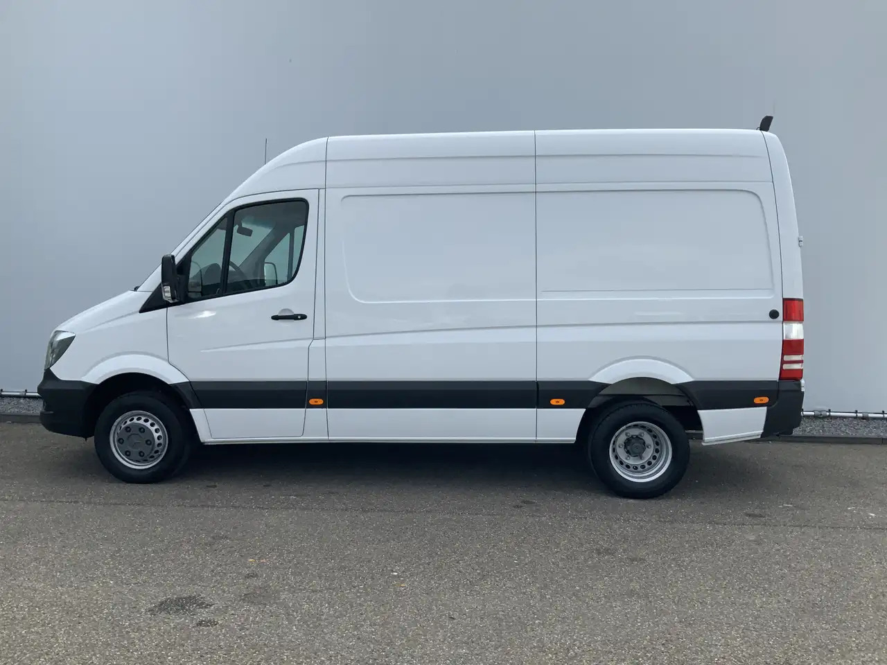 Mercedes-Benz Sprinter 516 2.2 CDI 366 L2H2 Camera Trekhaak 3500 kg Dub L - Furgon: obrázek 3 Mercedes-Benz Sprinter 516 2.2 CDI 366 L2H2 Camera Trekhaak 3500 kg Dub L - Furgon: obrázek 3
