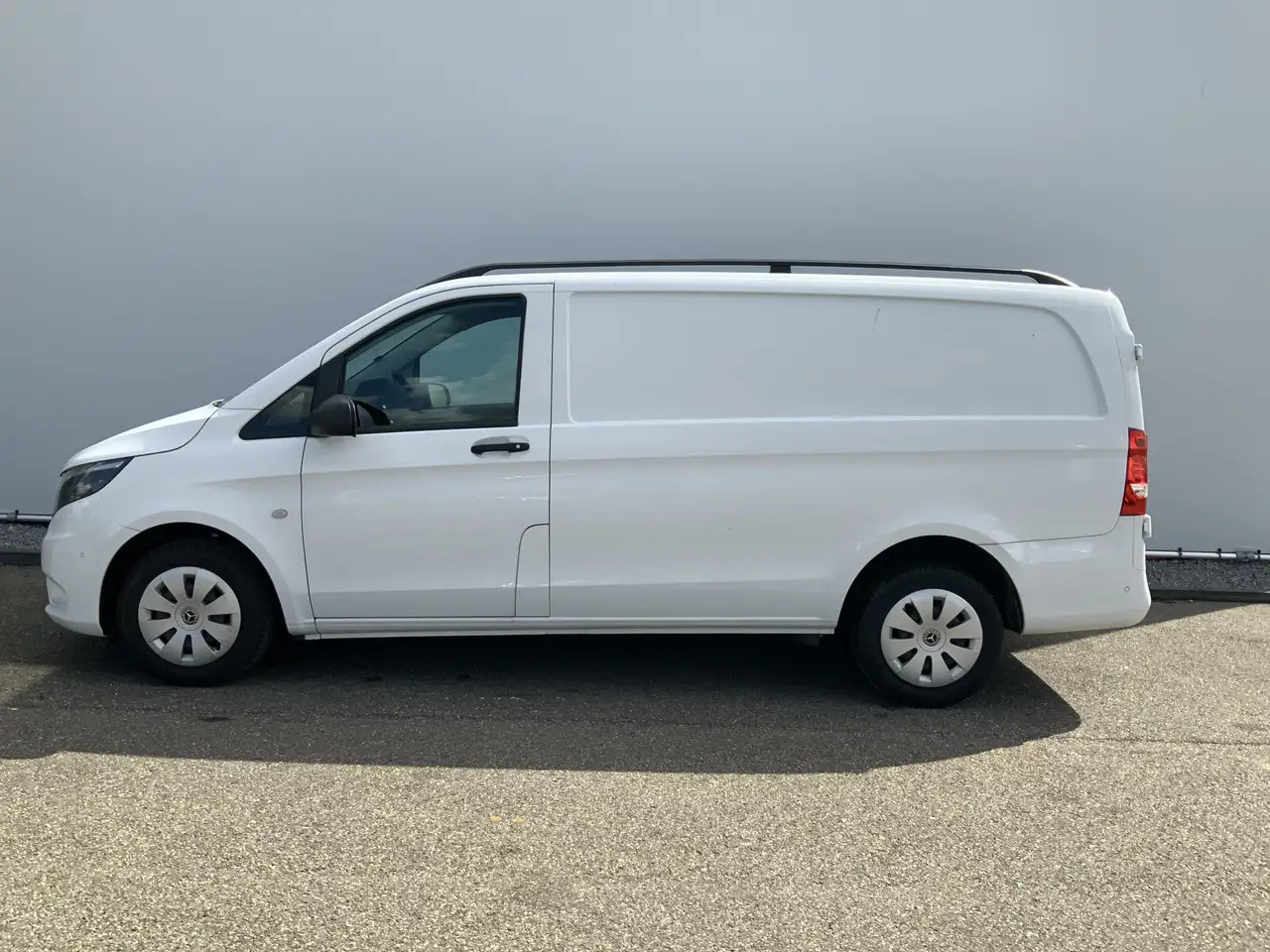 Mercedes-Benz Vito 110 CDI L2 Airco Cruise Navi Scherm Dakrail Euro 6 - Malá dodávka: obrázek 3 Mercedes-Benz Vito 110 CDI L2 Airco Cruise Navi Scherm Dakrail Euro 6 - Malá dodávka: obrázek 3