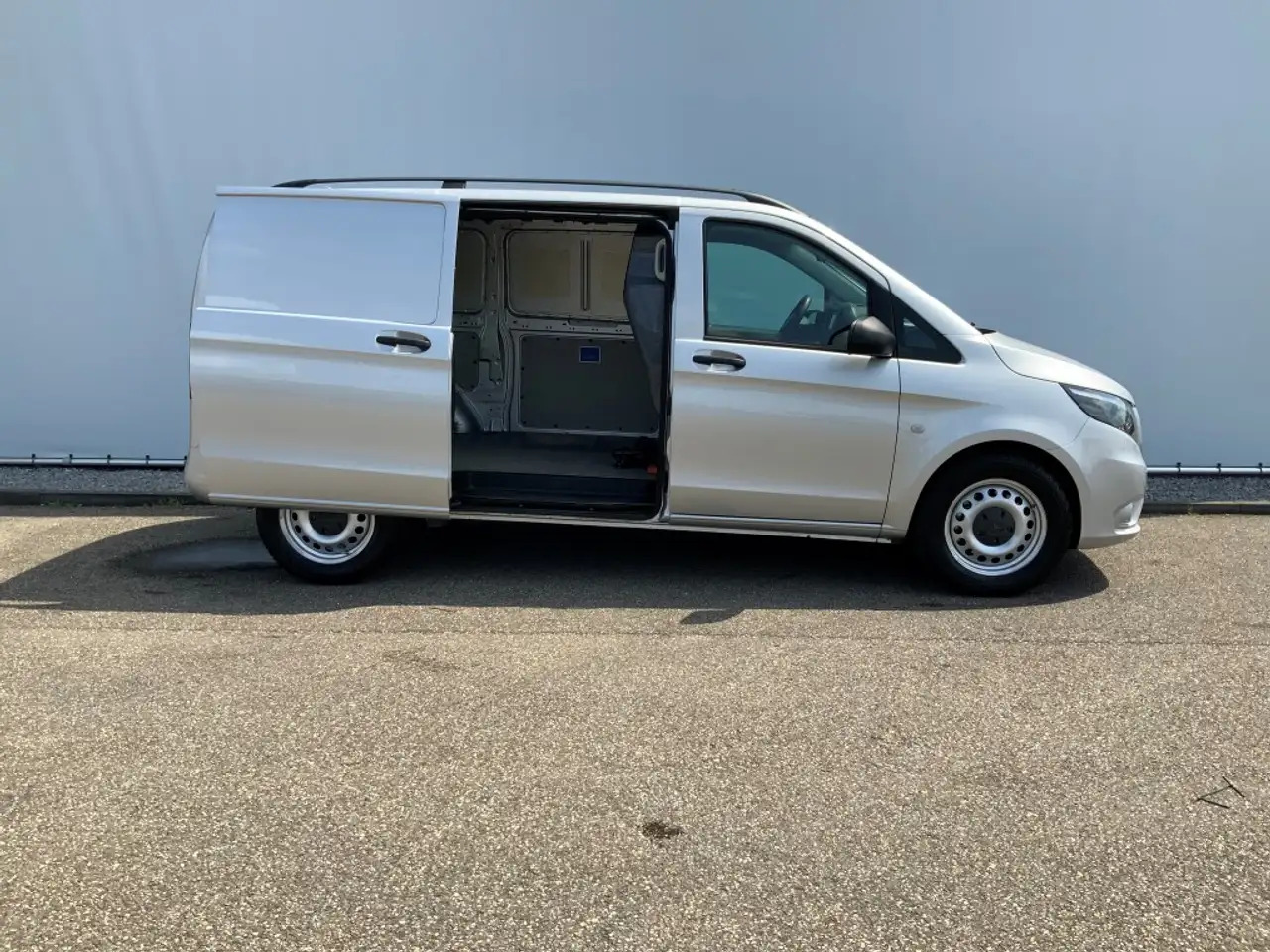 Mercedes-Benz Vito 114 CDI 4X4 Automaat Airco Cruise Trekhaak 2500 kg - Furgon: obrázek 5 Mercedes-Benz Vito 114 CDI 4X4 Automaat Airco Cruise Trekhaak 2500 kg - Furgon: obrázek 5
