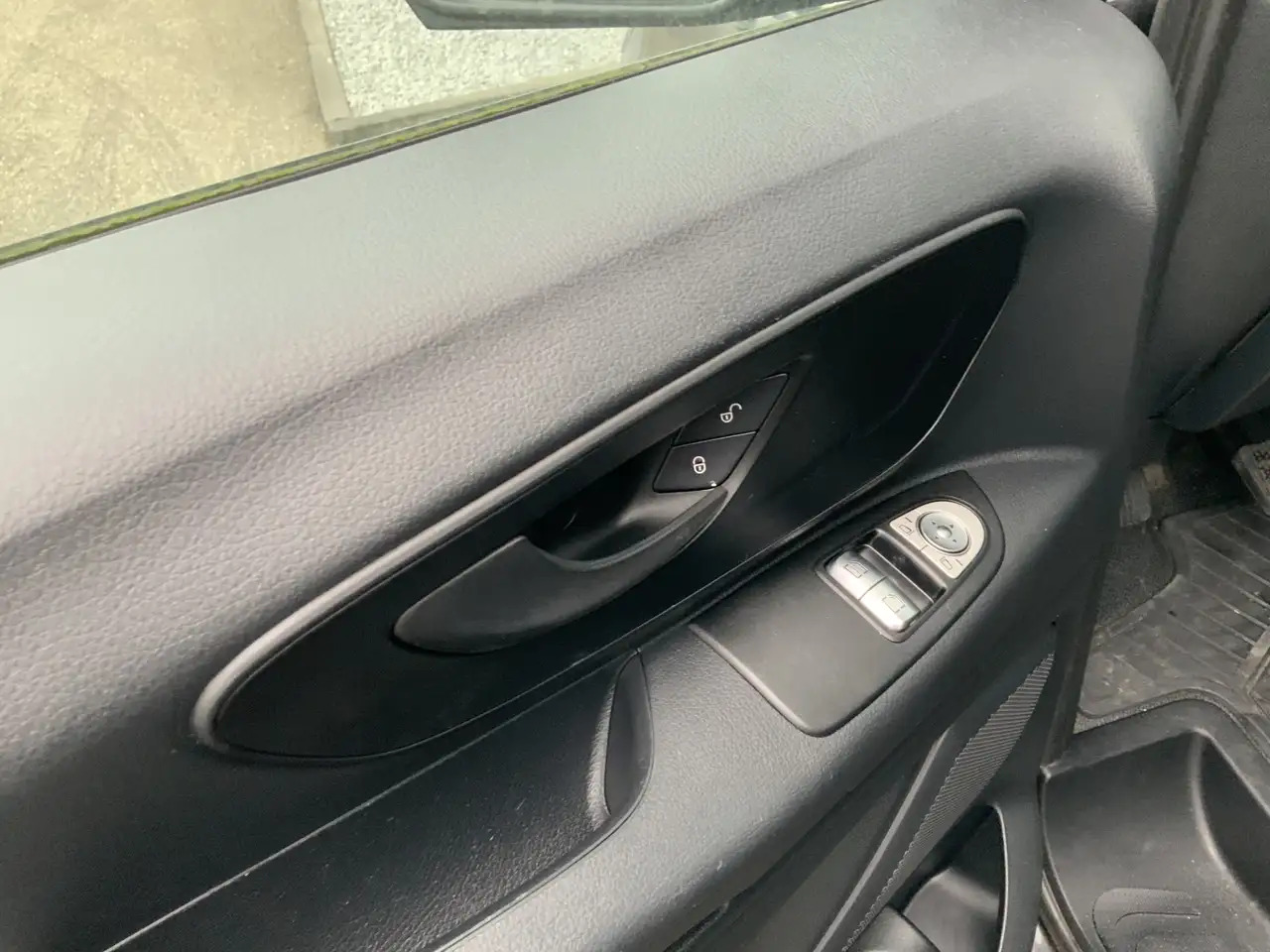 Mercedes-Benz Vito 114 CDI Lang L2 H1 3 Zits Airco Cruise Euro 5 - Furgon: obrázek 5 Mercedes-Benz Vito 114 CDI Lang L2 H1 3 Zits Airco Cruise Euro 5 - Furgon: obrázek 5