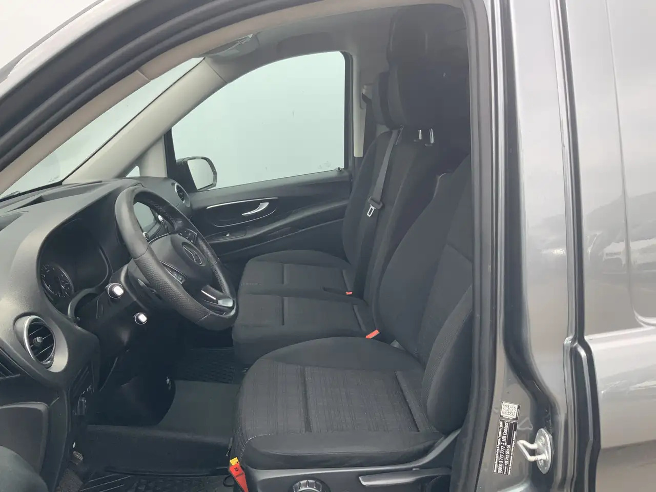 Mercedes-Benz Vito 116 CDI Lang Automaat Airco Cruise amera Navi Trek - Furgon: obrázek 4 Mercedes-Benz Vito 116 CDI Lang Automaat Airco Cruise amera Navi Trek - Furgon: obrázek 4