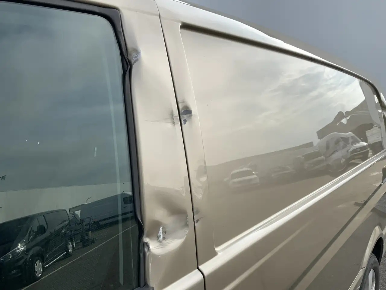 Mercedes-Benz Vito 122 CDI 320 Lang DC Luxe Automaat Alu Velg Side Ba - Furgon: obrázek 2 Mercedes-Benz Vito 122 CDI 320 Lang DC Luxe Automaat Alu Velg Side Ba - Furgon: obrázek 2