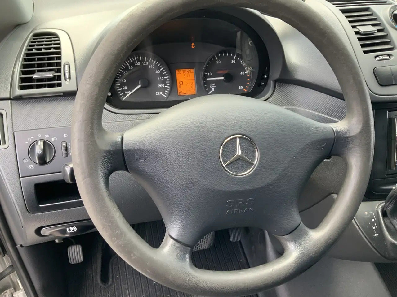 Mercedes-Benz Vito 122 CDI Automaat Koel Auto werkt 100 % 0.gr Airco - Chladící dodávka: obrázek 4 Mercedes-Benz Vito 122 CDI Automaat Koel Auto werkt 100 % 0.gr Airco - Chladící dodávka: obrázek 4