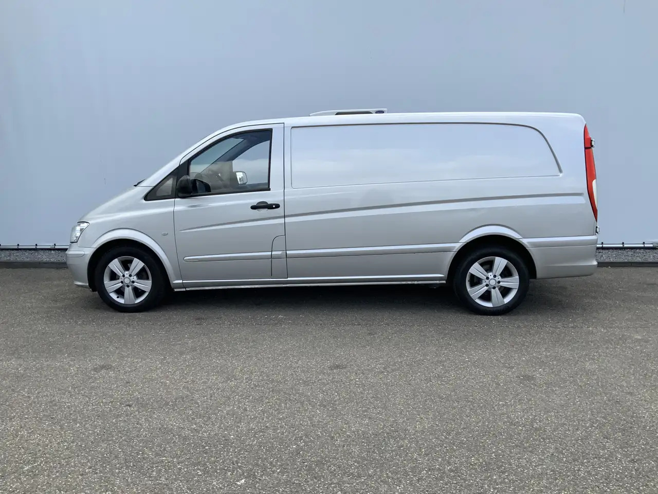 Mercedes-Benz Vito 122 CDI Automaat Koel Auto werkt 100 % 0.gr Airco - Chladící dodávka: obrázek 3 Mercedes-Benz Vito 122 CDI Automaat Koel Auto werkt 100 % 0.gr Airco - Chladící dodávka: obrázek 3