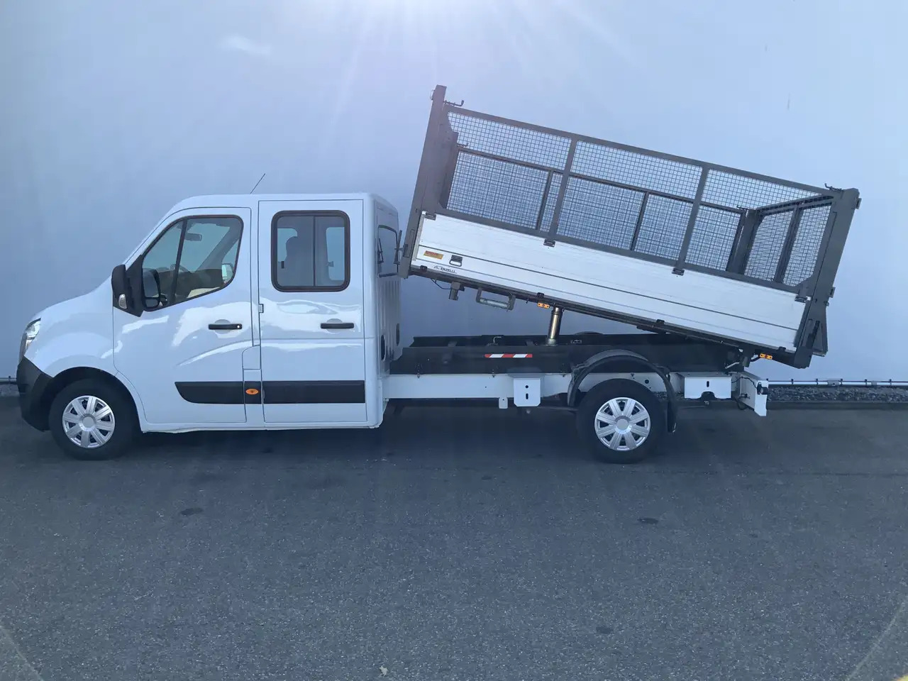 Nissan NV400 2.3 dCi L3H1 Dub Cab 3 Zijde Kipper Airco Bakmaat - Dodávka sklápěč: obrázek 3 Nissan NV400 2.3 dCi L3H1 Dub Cab 3 Zijde Kipper Airco Bakmaat - Dodávka sklápěč: obrázek 3