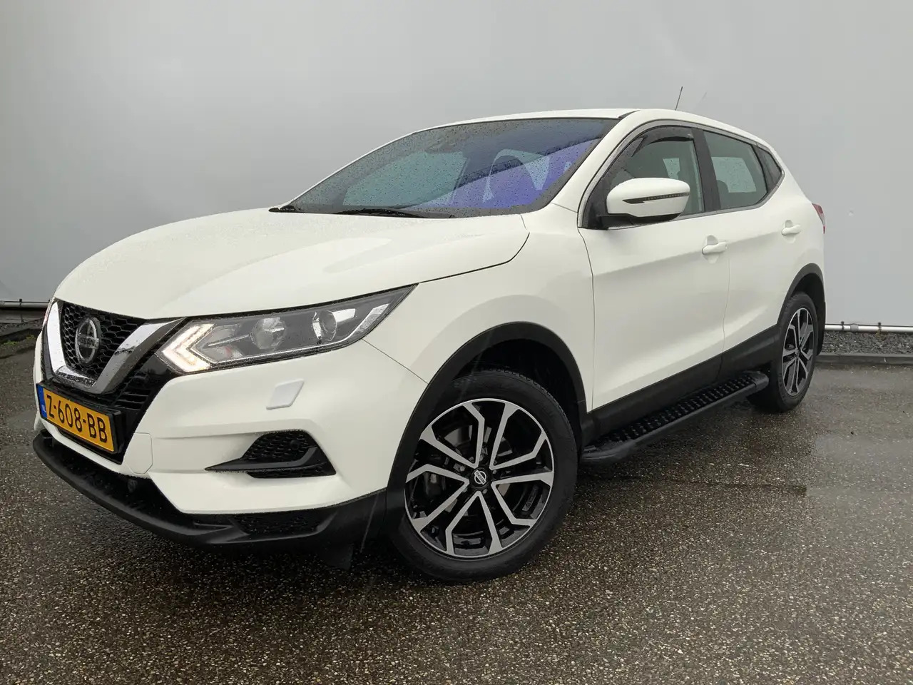 Nissan Qashqai 1.3 DIG-T Visia A SUV Airco Cruise Groot Scherm Na - SUV: obrázek 1 Nissan Qashqai 1.3 DIG-T Visia A SUV Airco Cruise Groot Scherm Na - SUV: obrázek 1