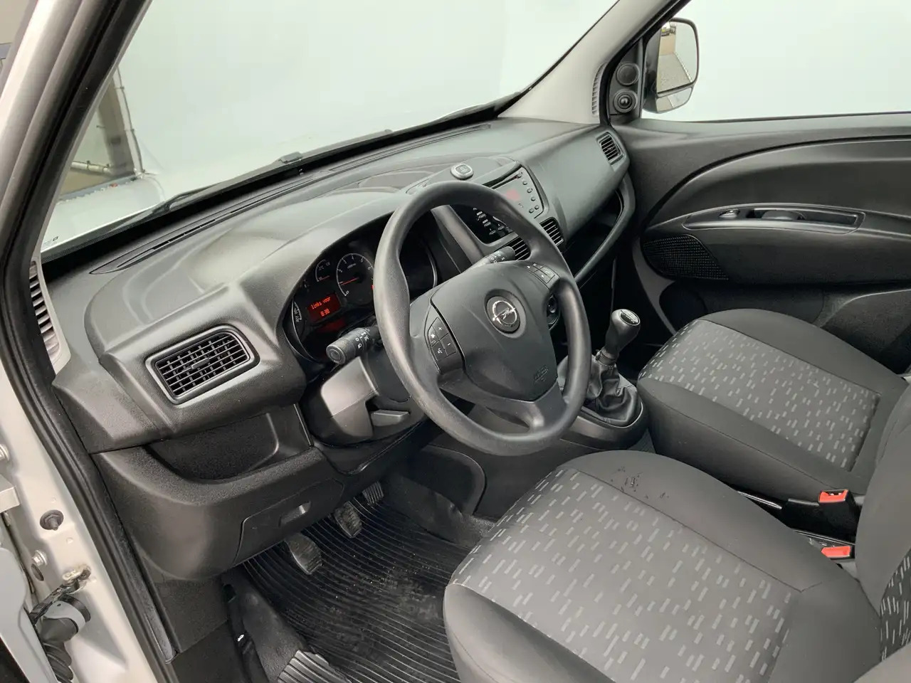 Opel Combo 1.3 CDTi L1H1 Edition Airco Euro 6 - Malá dodávka: obrázek 5 Opel Combo 1.3 CDTi L1H1 Edition Airco Euro 6 - Malá dodávka: obrázek 5