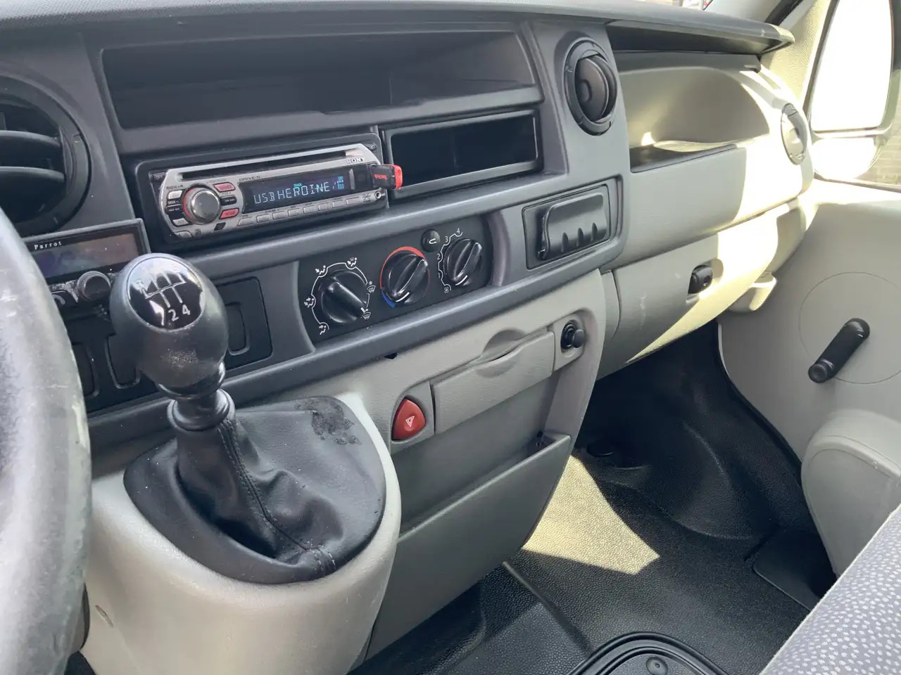 Opel Movano 1.9 CDTi L1H1(Koppeling Defect) 3 Zits Trekhaak 20 - Malá dodávka: obrázek 4 Opel Movano 1.9 CDTi L1H1(Koppeling Defect) 3 Zits Trekhaak 20 - Malá dodávka: obrázek 4