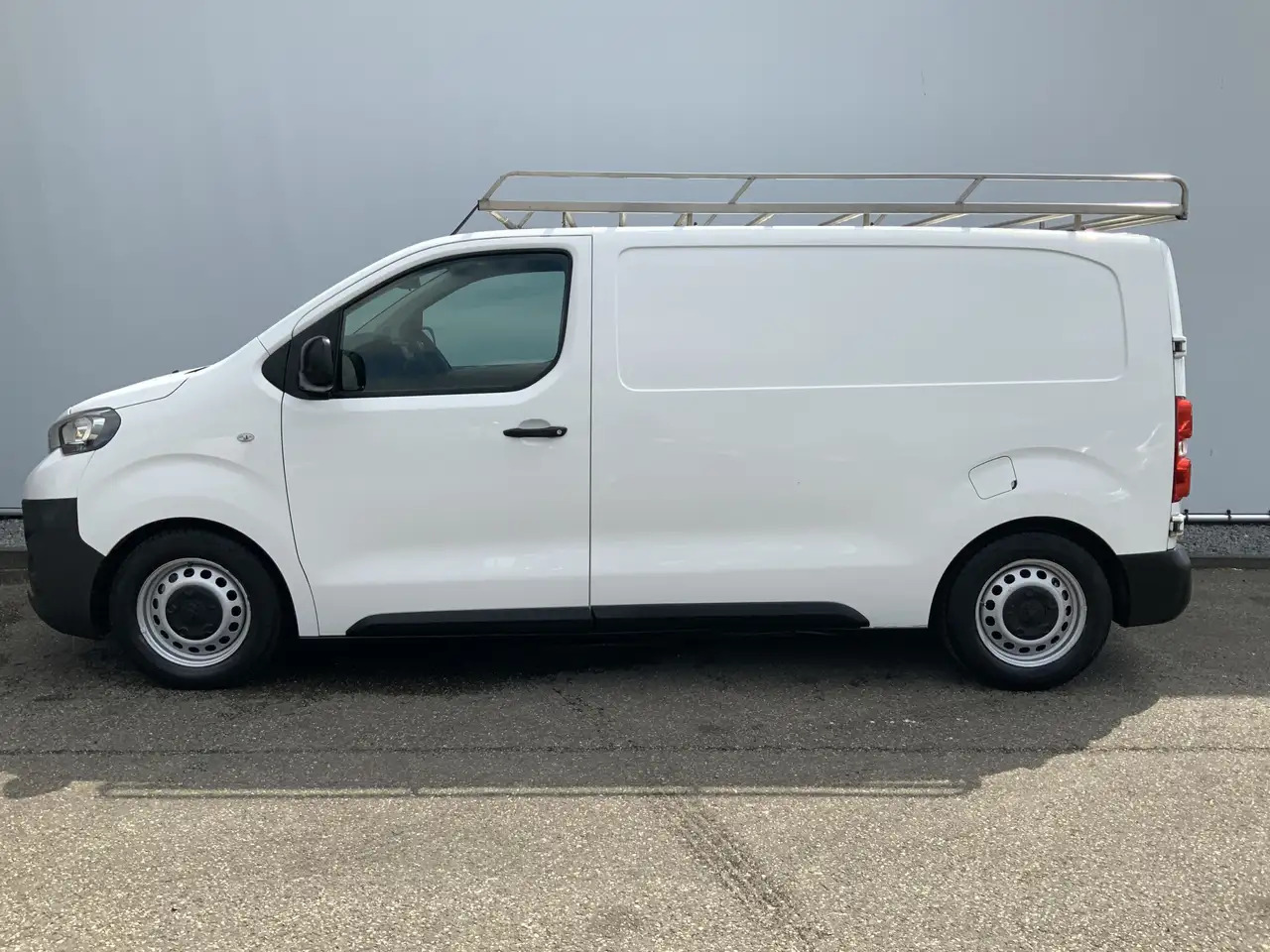 Peugeot Expert glazenwasser 226S 1.6 BlueHDI 115 Inbouw 530 liter - Furgon: obrázek 5 Peugeot Expert glazenwasser 226S 1.6 BlueHDI 115 Inbouw 530 liter - Furgon: obrázek 5