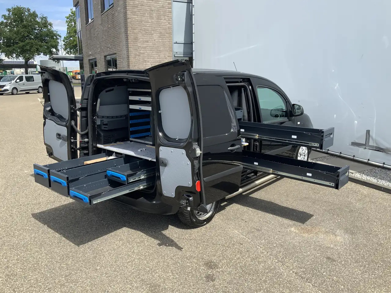 Renault Kangoo 1.5 dCi 90 Energy Comfort Plus .Sortimo Kasten Com - Malá dodávka: obrázek 4 Renault Kangoo 1.5 dCi 90 Energy Comfort Plus .Sortimo Kasten Com - Malá dodávka: obrázek 4