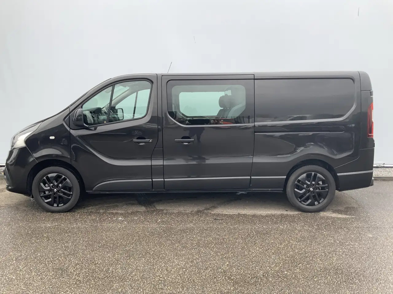 Renault Trafic 1.6 dCi T29 L2H1 Dub Cab 5 Zits Airco Cruise Navi - Dodávka s dvojitou kabinou: obrázek 3 Renault Trafic 1.6 dCi T29 L2H1 Dub Cab 5 Zits Airco Cruise Navi - Dodávka s dvojitou kabinou: obrázek 3