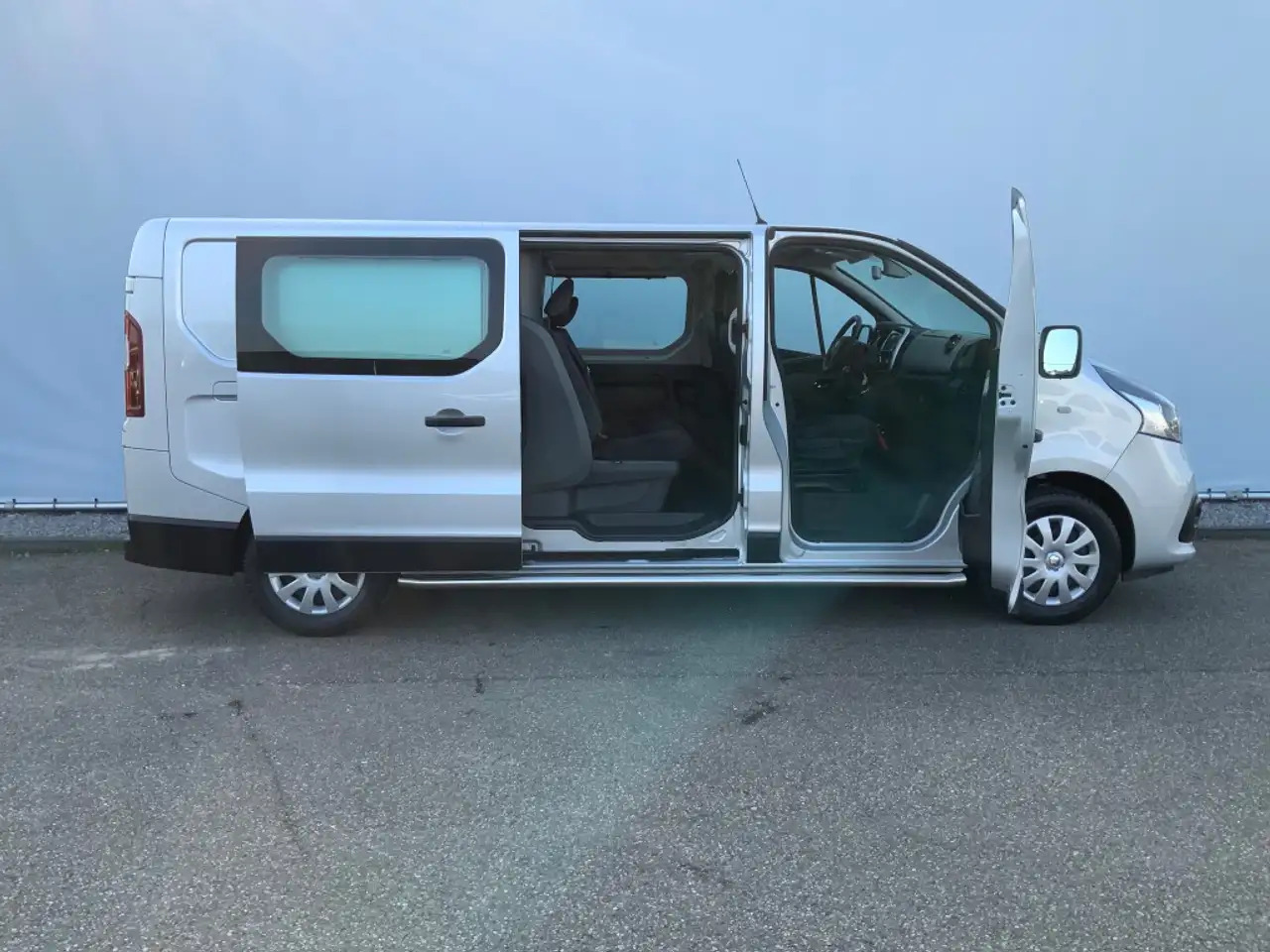 Renault Trafic 1.6 dCi T29 L2H1 Dub Cab Airco Camera Navi Trekhaa - Dodávka s dvojitou kabinou: obrázek 5 Renault Trafic 1.6 dCi T29 L2H1 Dub Cab Airco Camera Navi Trekhaa - Dodávka s dvojitou kabinou: obrázek 5