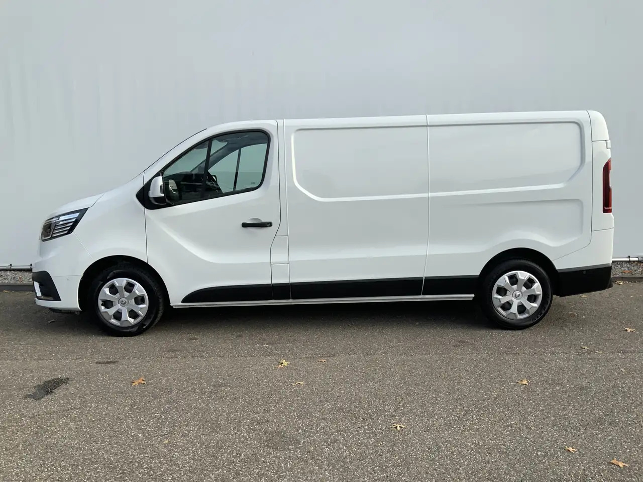 Renault Trafic 2.0 dCi 130 T30 L2H1 Work Edition Airco Cruise Nav - Furgon: obrázek 3 Renault Trafic 2.0 dCi 130 T30 L2H1 Work Edition Airco Cruise Nav - Furgon: obrázek 3