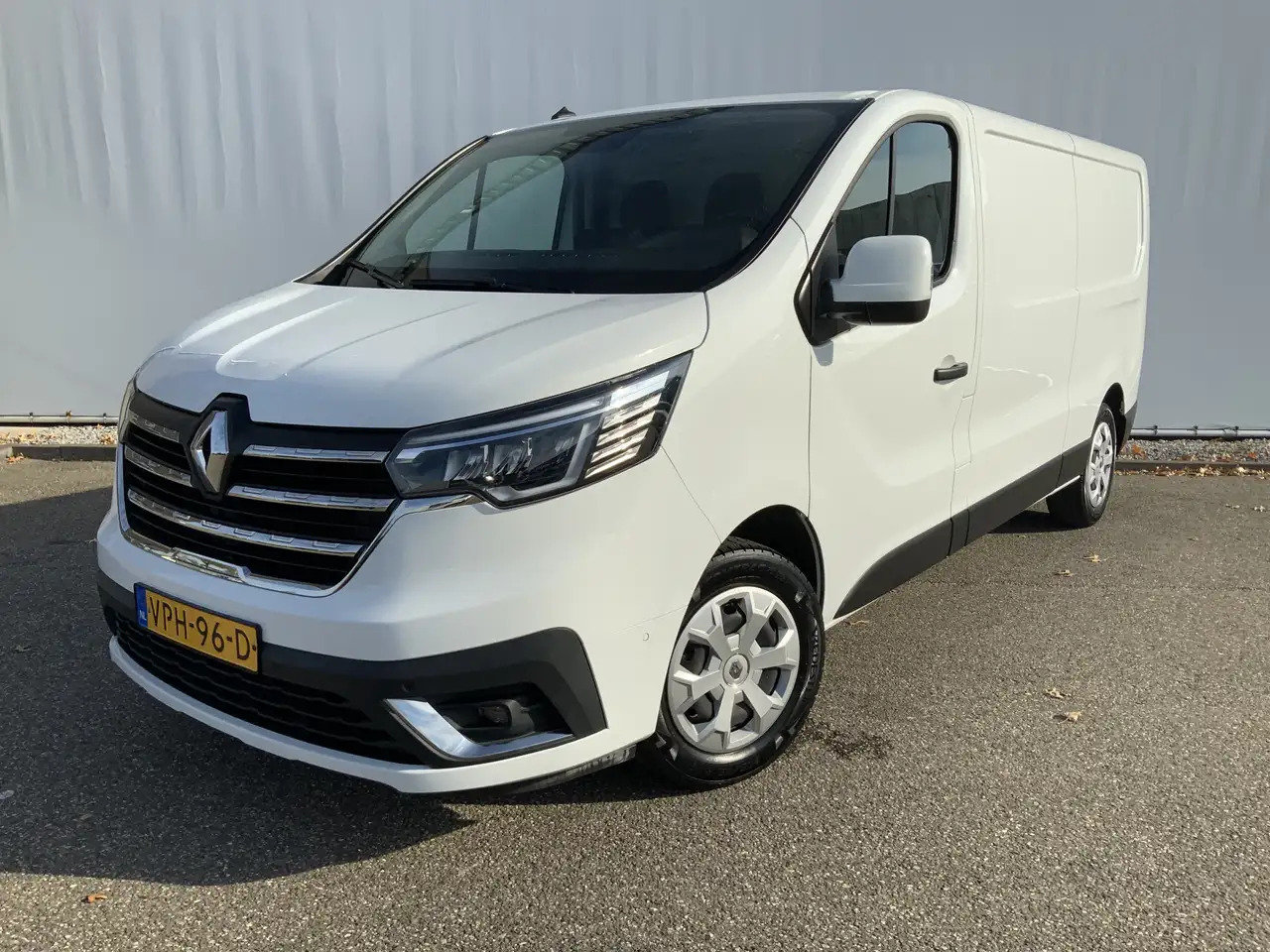 Renault Trafic 2.0 dCi 130 T30 L2H1 Work Edition Airco Cruise Nav - Furgon: obrázek 1 Renault Trafic 2.0 dCi 130 T30 L2H1 Work Edition Airco Cruise Nav - Furgon: obrázek 1