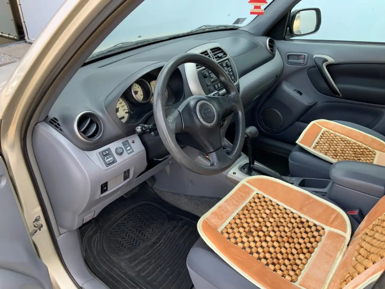 Toyota RAV 4 EXPORT FIXPRICE !!!! 4X4 Airco Cruise Automaat Alu - SUV: obrázek 5 Toyota RAV 4 EXPORT FIXPRICE !!!! 4X4 Airco Cruise Automaat Alu - SUV: obrázek 5