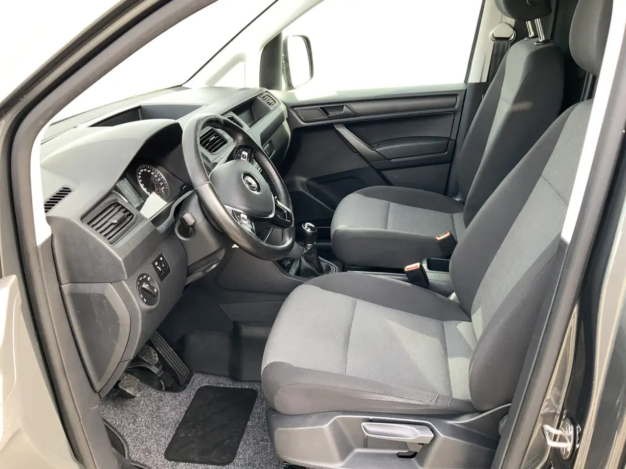 Volkswagen Caddy 2.0 TDI L2H1 BMT Maxi Exclusive Edtion Airco Navi - Malá dodávka: obrázek 4 Volkswagen Caddy 2.0 TDI L2H1 BMT Maxi Exclusive Edtion Airco Navi - Malá dodávka: obrázek 4