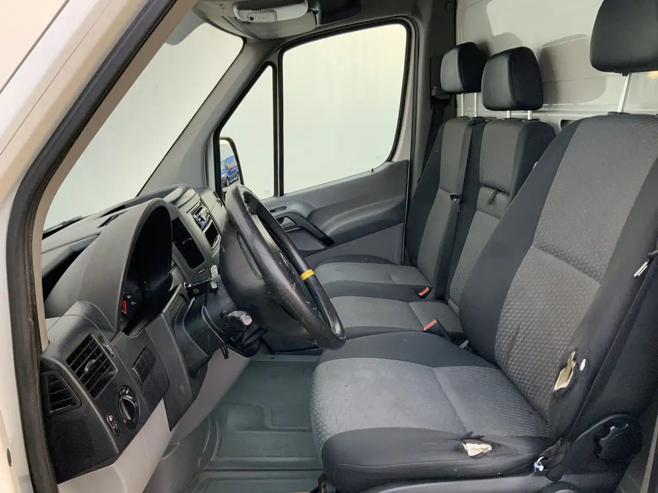 Volkswagen Crafter 35 2.0 TDI L3H1 Glasresteel Airco Cruise 3 Zits UI - Dodávka skřín, Komunální/ Speciální technika: obrázek 3 Volkswagen Crafter 35 2.0 TDI L3H1 Glasresteel Airco Cruise 3 Zits UI - Dodávka skřín, Komunální/ Speciální technika: obrázek 3