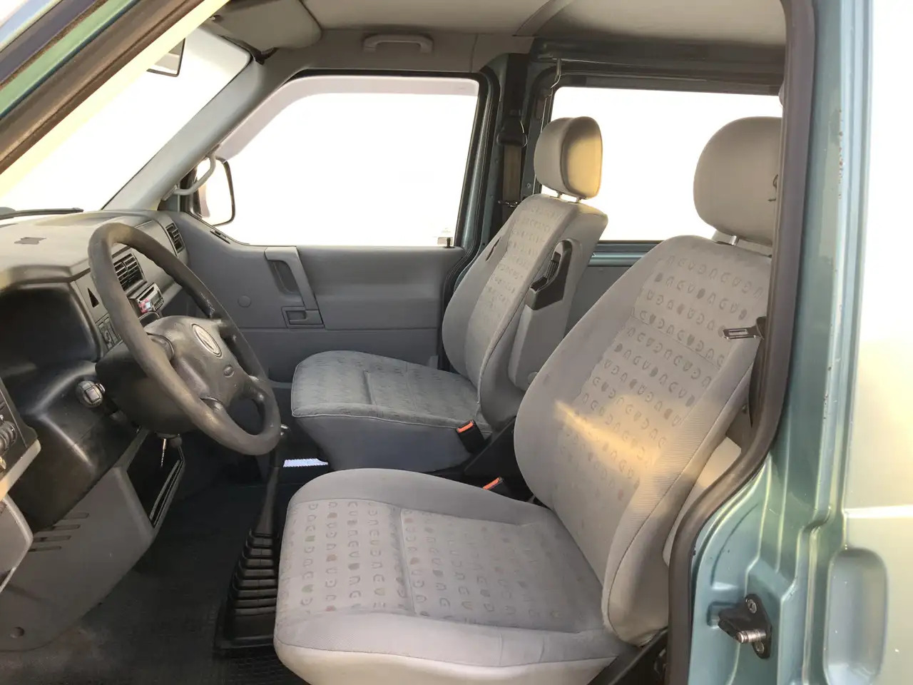 Volkswagen MARGE ! 2.5 TDI 292 Dub Cab 5 Zits Airco Cruise Tr - Dodávka s dvojitou kabinou: obrázek 4 Volkswagen MARGE ! 2.5 TDI 292 Dub Cab 5 Zits Airco Cruise Tr - Dodávka s dvojitou kabinou: obrázek 4