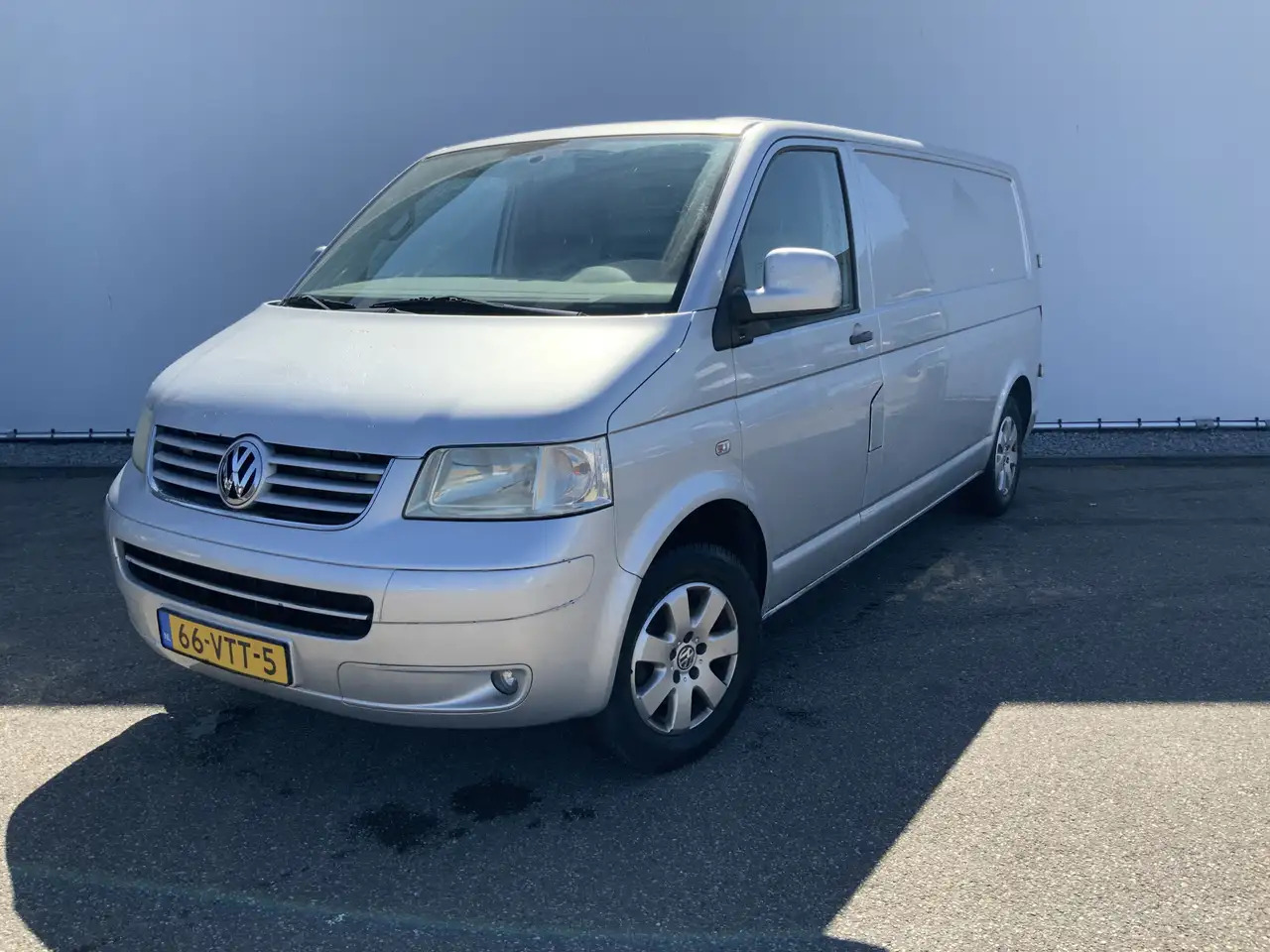 Volkswagen T5 Transporter 1.9 TDI 340 MHD (Versnellingsbak Defekt !!)Airco 3 - Furgon: obrázek 1 Volkswagen T5 Transporter 1.9 TDI 340 MHD (Versnellingsbak Defekt !!)Airco 3 - Furgon: obrázek 1