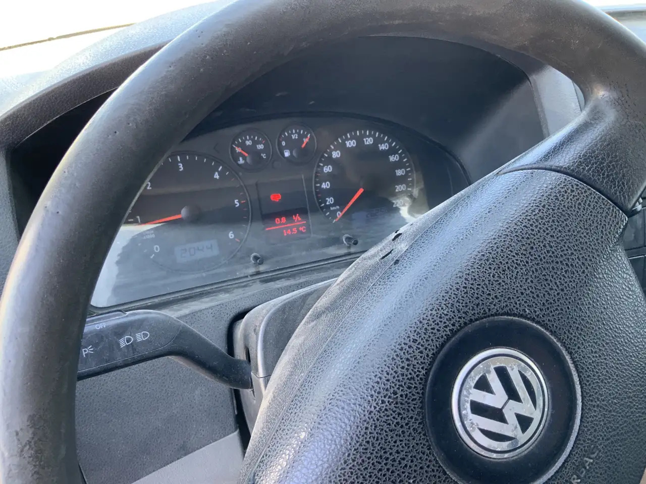 Volkswagen T5 Transporter 1.9 TDI 340 MHD (Versnellingsbak Defekt !!)Airco 3 - Furgon: obrázek 4 Volkswagen T5 Transporter 1.9 TDI 340 MHD (Versnellingsbak Defekt !!)Airco 3 - Furgon: obrázek 4
