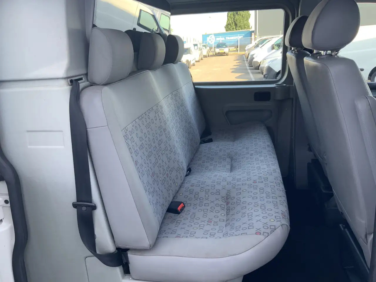 Volkswagen T5 Transporter 2.5 TDI 300 Budgetline Automaat DubCab Airco Trekh - Dodávka s dvojitou kabinou: obrázek 4 Volkswagen T5 Transporter 2.5 TDI 300 Budgetline Automaat DubCab Airco Trekh - Dodávka s dvojitou kabinou: obrázek 4
