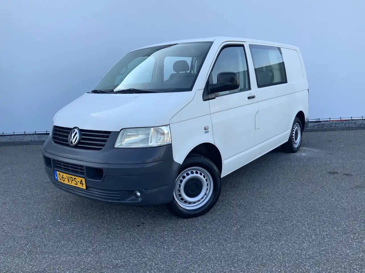 Volkswagen T5 Transporter 2.5 TDI 300 Budgetline Automaat DubCab Airco Trekh - Dodávka s dvojitou kabinou: obrázek 1 Volkswagen T5 Transporter 2.5 TDI 300 Budgetline Automaat DubCab Airco Trekh - Dodávka s dvojitou kabinou: obrázek 1
