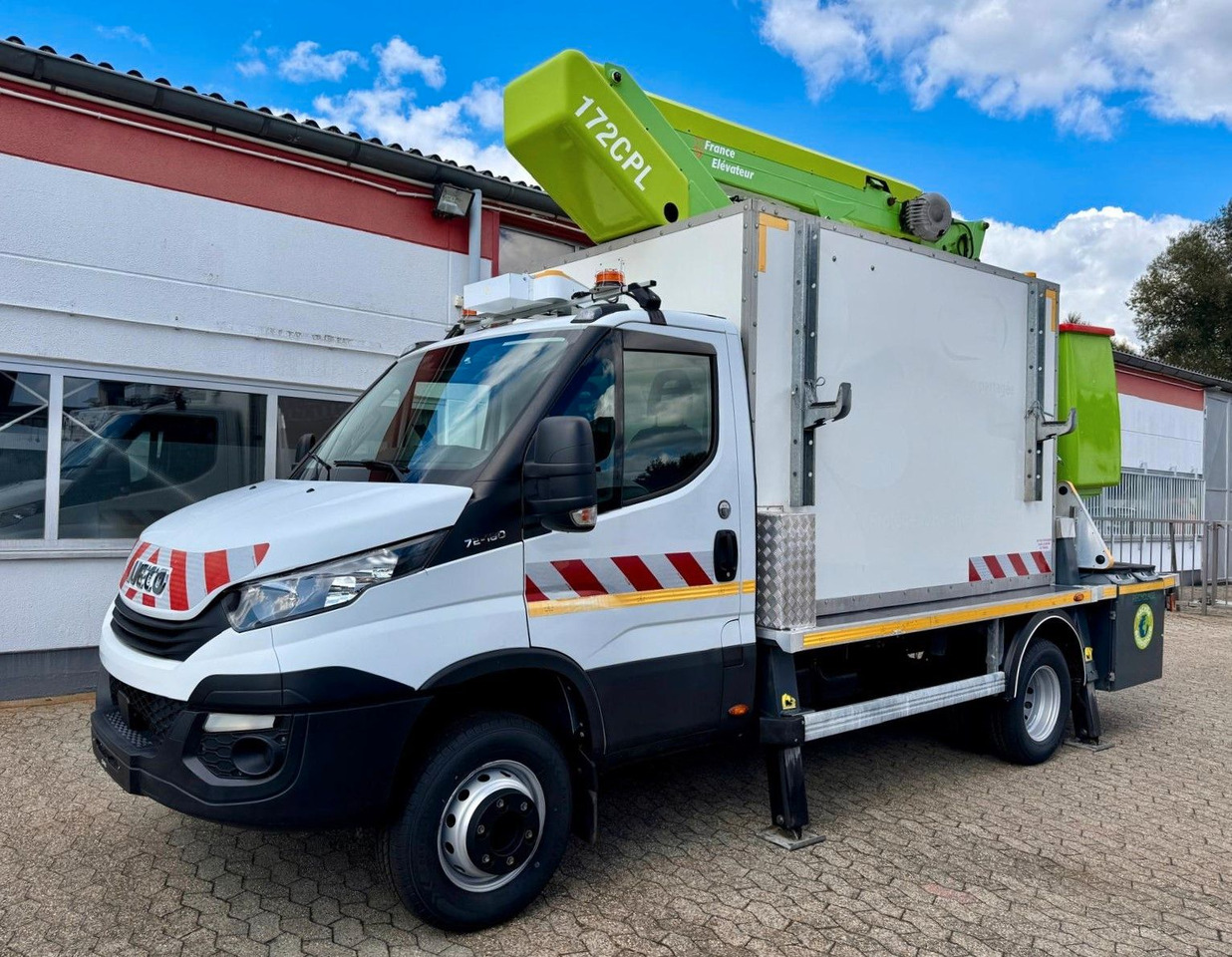 Iveco 70C18 Hubarbeitsbühne France Elevateur 172 CPL - Autoplošina: obrázek 1 Iveco 70C18 Hubarbeitsbühne France Elevateur 172 CPL - Autoplošina: obrázek 1