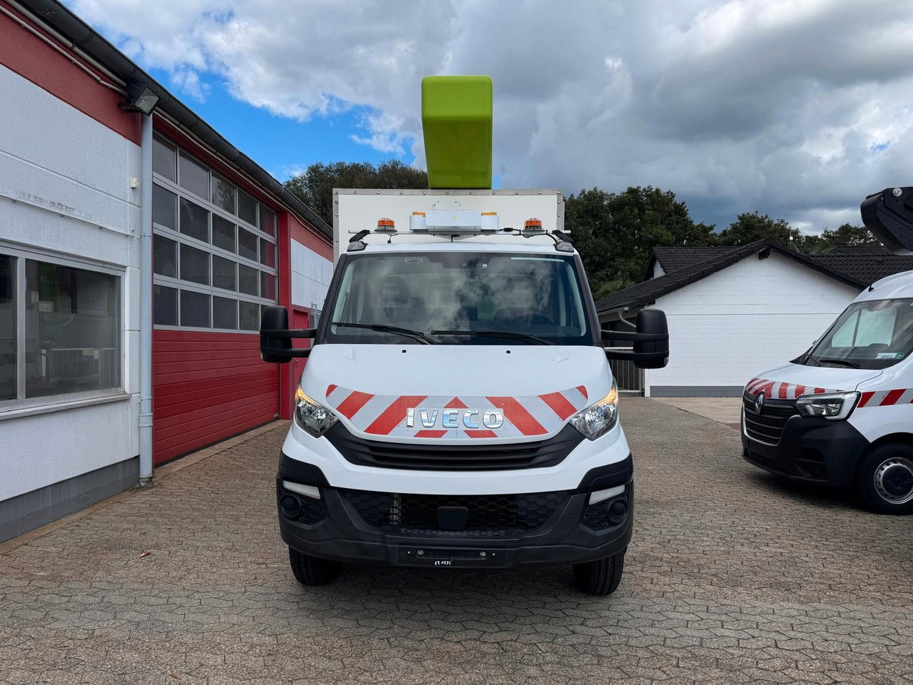 Iveco 70C18 Hubarbeitsbühne France Elevateur 172 CPL - Autoplošina: obrázek 2 Iveco 70C18 Hubarbeitsbühne France Elevateur 172 CPL - Autoplošina: obrázek 2