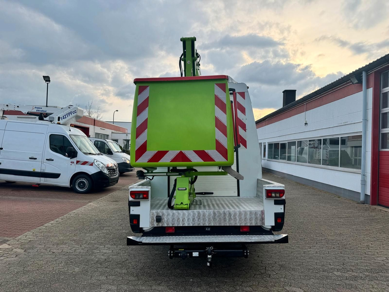 Iveco Daily 70C15 Steiger France Elevateur 172 TPFcc - Autoplošina: obrázek 5 Iveco Daily 70C15 Steiger France Elevateur 172 TPFcc - Autoplošina: obrázek 5
