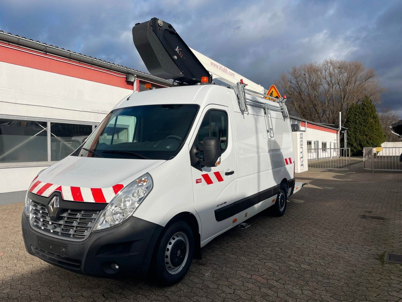 Renault Master Hubarbeitsbühne 2 Personen Korb bis 200kg - Autoplošina: obrázek 1 Renault Master Hubarbeitsbühne 2 Personen Korb bis 200kg - Autoplošina: obrázek 1