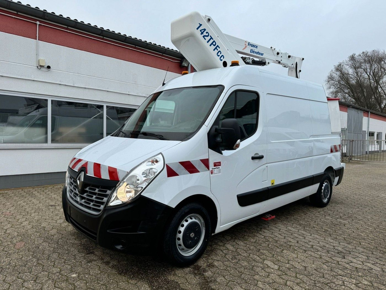 Renault Master Steiger France Elévateur 142 TPFcc - Autoplošina: obrázek 1 Renault Master Steiger France Elévateur 142 TPFcc - Autoplošina: obrázek 1