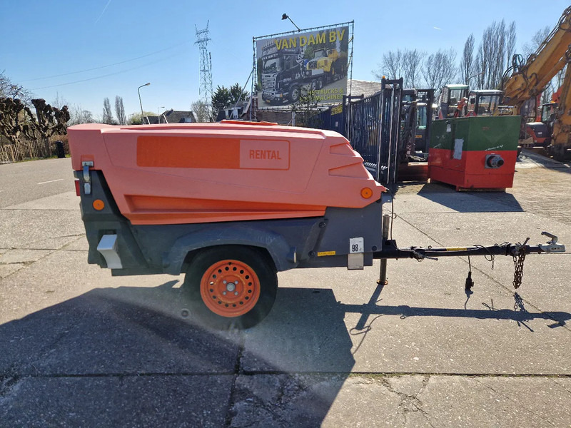 Atlas-Copco XAS57 - Mobilní kompresor: obrázek 2 Atlas-Copco XAS57 - Mobilní kompresor: obrázek 2