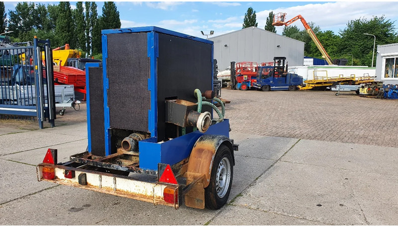 Diversen vuilwaterpomp met Petter motor - Čerpadlo na vodu: obrázek 1 Diversen vuilwaterpomp met Petter motor - Čerpadlo na vodu: obrázek 1