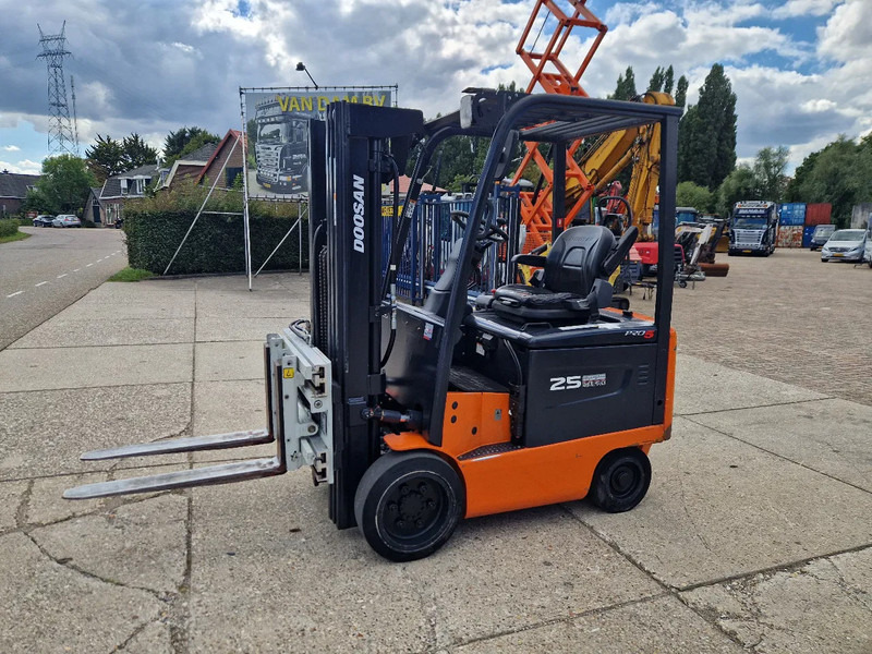 Doosan BC25-S-5 2500kg elektrisch ALS NIEUW! - Elektrický vysokozdvižný vozík: obrázek 1 Doosan BC25-S-5 2500kg elektrisch ALS NIEUW! - Elektrický vysokozdvižný vozík: obrázek 1