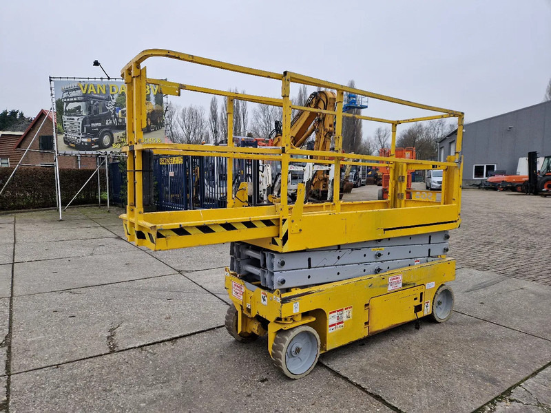 Genie GS2032 elektrisch werkhoogte 8m. met keuring - Nůžková plošina: obrázek 1 Genie GS2032 elektrisch werkhoogte 8m. met keuring - Nůžková plošina: obrázek 1