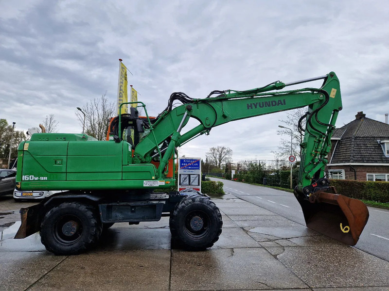 Hyundai Robex 160W-9A met 6-cilinder Cummins motor - Kolesové rýpadlo: obrázek 2 Hyundai Robex 160W-9A met 6-cilinder Cummins motor - Kolesové rýpadlo: obrázek 2