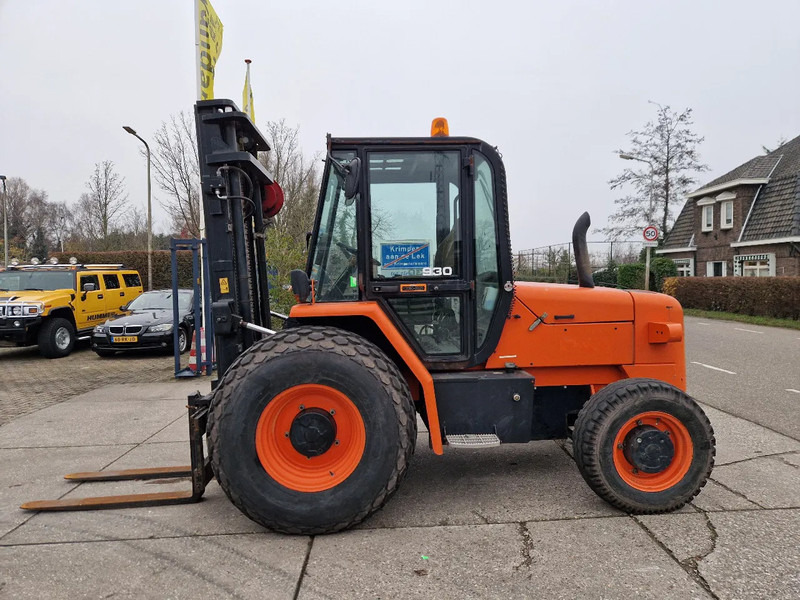 JCB 930-4WD T4 ruwterreinheftruck - Vysokozdvižný vozík terénní: obrázek 1 JCB 930-4WD T4 ruwterreinheftruck - Vysokozdvižný vozík terénní: obrázek 1