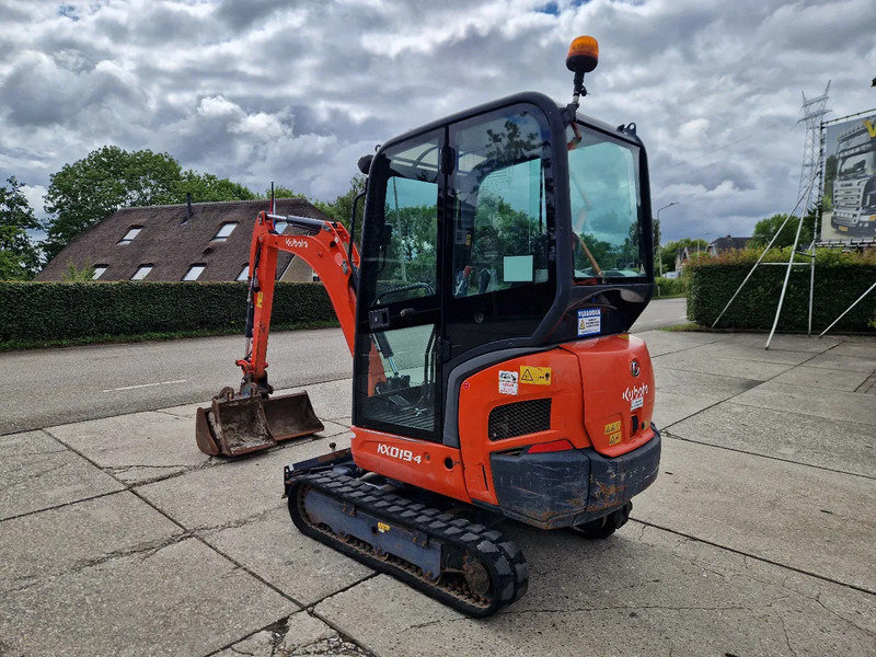 Kubota KX019-4 CW05 met 2 bakken - Mini rýpadlo: obrázek 4 Kubota KX019-4 CW05 met 2 bakken - Mini rýpadlo: obrázek 4
