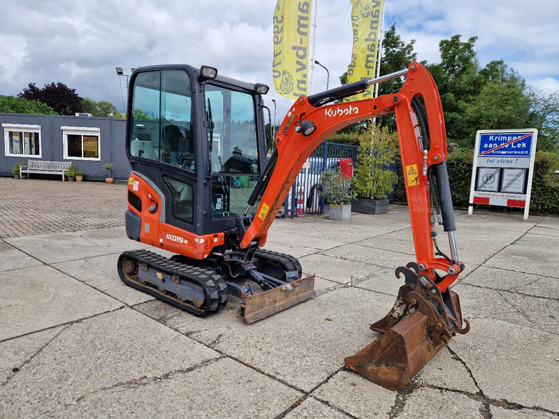 Kubota KX019-4 CW05 met 2 bakken - Mini rýpadlo: obrázek 2 Kubota KX019-4 CW05 met 2 bakken - Mini rýpadlo: obrázek 2