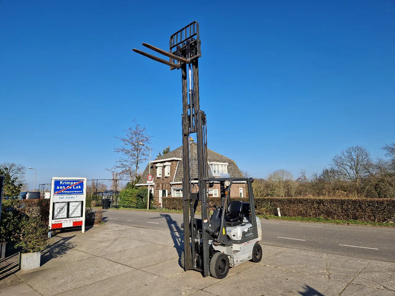 Nissan 1.8 ton LPG triplomast - Plynový vysokozdvižný vozík: obrázek 3 Nissan 1.8 ton LPG triplomast - Plynový vysokozdvižný vozík: obrázek 3