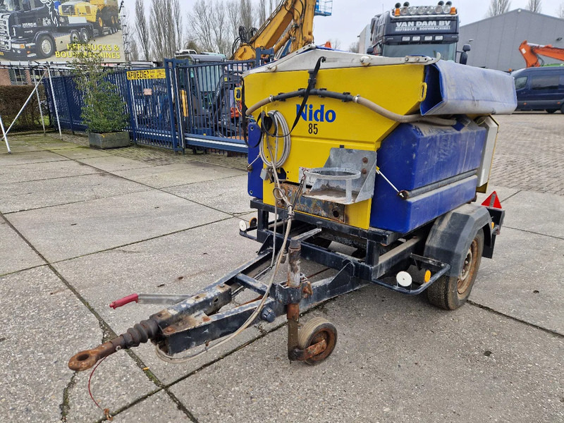 Onbekend Nido Stratos B08-15 nat zoutstrooier zo uit het werk - Sypač písku/ Soli: obrázek 1 Onbekend Nido Stratos B08-15 nat zoutstrooier zo uit het werk - Sypač písku/ Soli: obrázek 1