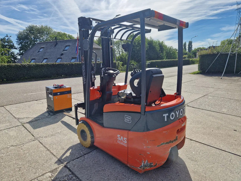 Toyota 1500 kg. elektrisch hefhoogte 5.00m. - Elektrický vysokozdvižný vozík: obrázek 4 Toyota 1500 kg. elektrisch hefhoogte 5.00m. - Elektrický vysokozdvižný vozík: obrázek 4