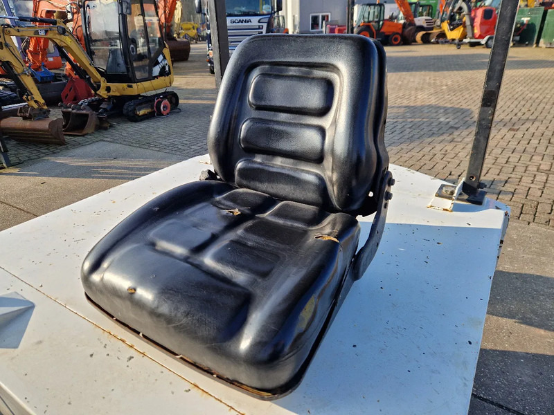 Elektrický vysokozdvižný vozík Yale 4.5 ton elektrisch triplomast: obrázek 6 Elektrický vysokozdvižný vozík Yale 4.5 ton elektrisch triplomast: obrázek 6