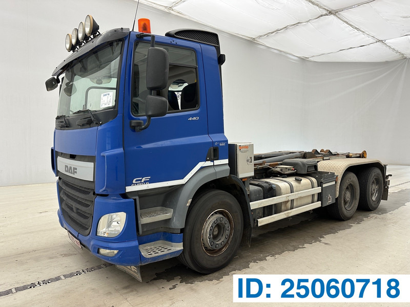 DAF CF 440 - 6x4 - Hákový nosič kontejnerů: obrázek 1 DAF CF 440 - 6x4 - Hákový nosič kontejnerů: obrázek 1