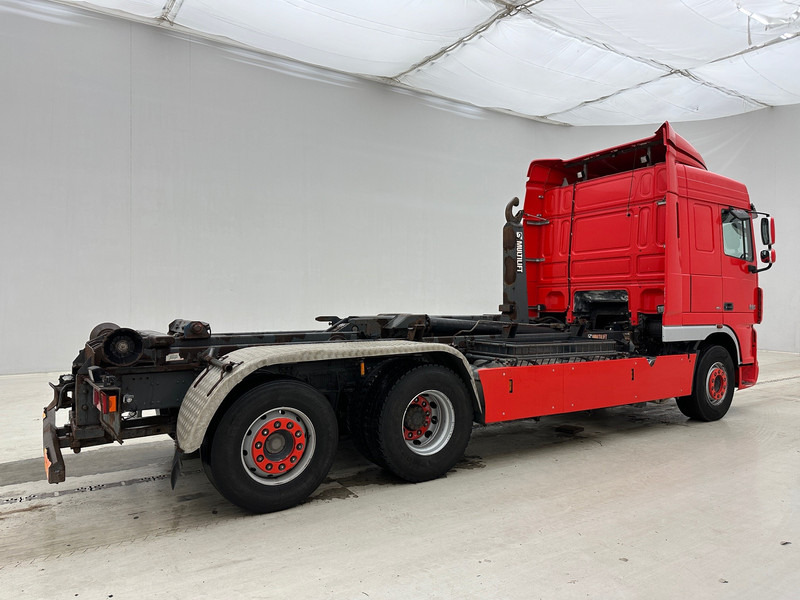 DAF XF105.410 Space Cab - Hákový nosič kontejnerů: obrázek 5 DAF XF105.410 Space Cab - Hákový nosič kontejnerů: obrázek 5