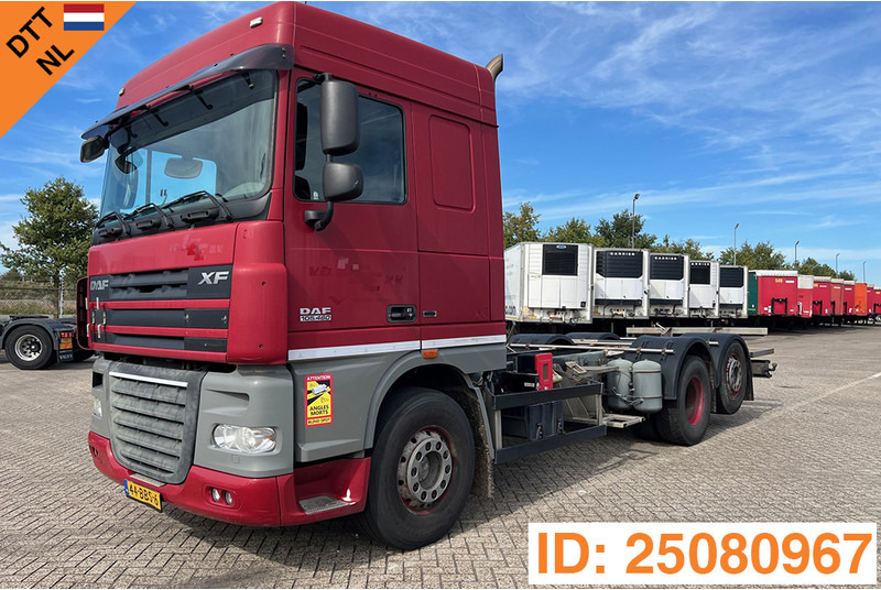 DAF XF105.460 Space Cab - Podvozek s kabinou: obrázek 1 DAF XF105.460 Space Cab - Podvozek s kabinou: obrázek 1