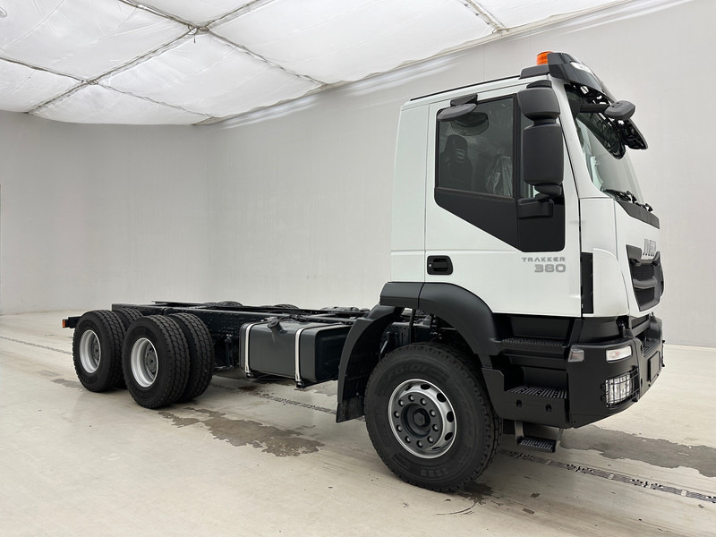 Iveco Trakker 380 - 6x4 - Podvozek s kabinou: obrázek 3 Iveco Trakker 380 - 6x4 - Podvozek s kabinou: obrázek 3