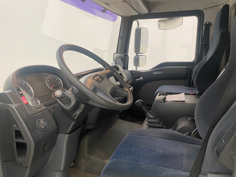 Skříňový nákladní auto MAN TGL 12.210: obrázek 9