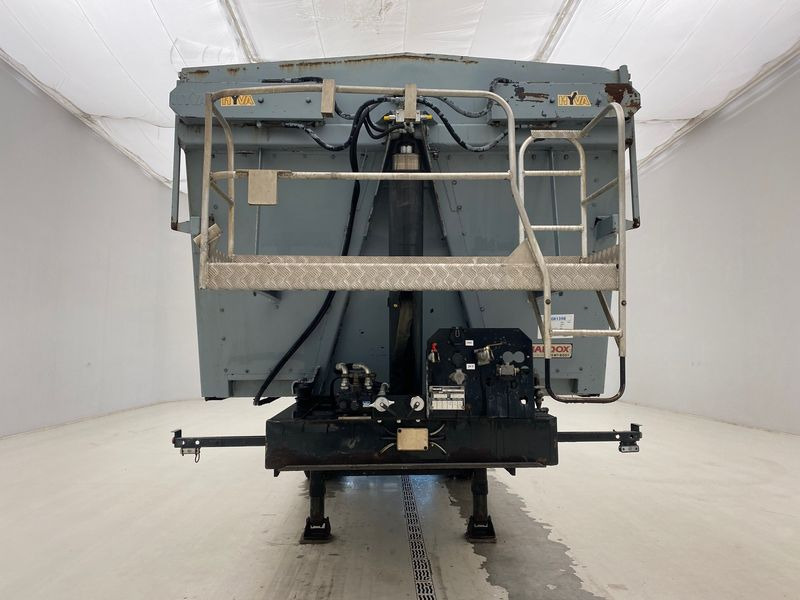 MOL 33 cub in Hardox steel - Sklápěcí návěs: obrázek 2 MOL 33 cub in Hardox steel - Sklápěcí návěs: obrázek 2