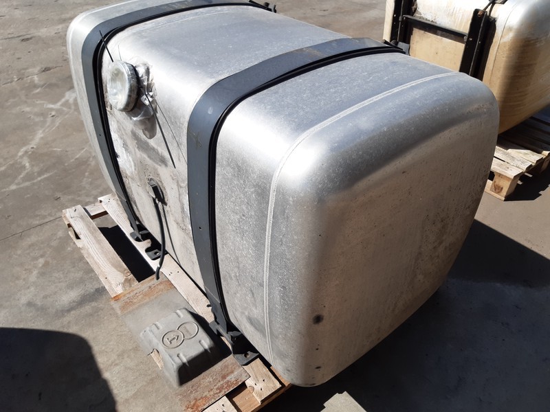 Mercedes-Benz A9604704503 540 li - Palivová nádrž: obrázek 3 Mercedes-Benz A9604704503 540 li - Palivová nádrž: obrázek 3